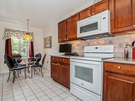 5th image of 107 Turnberry Ct