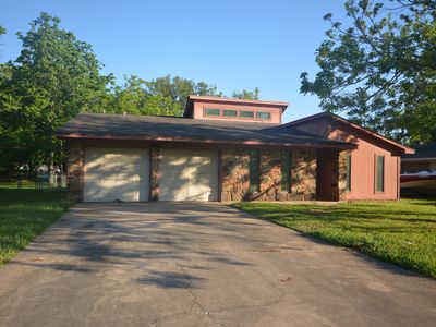 105 Marigold St, Lake Jackson, TX, 77566
