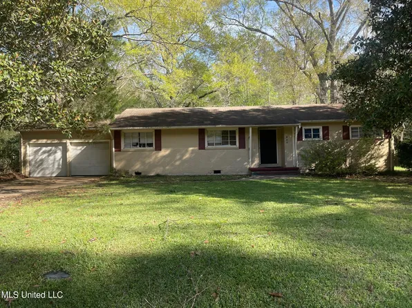 220 Wildwood Ter, Jackson, MS 39212