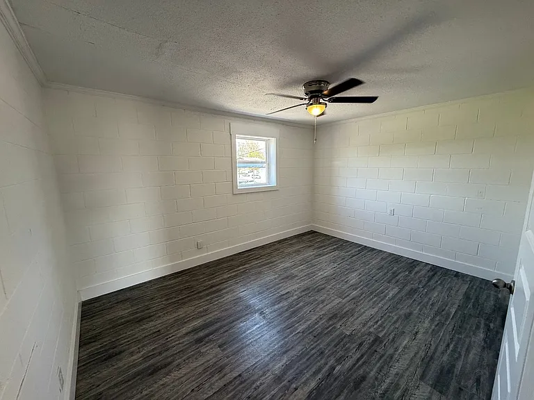 626 Power St — Photo 8