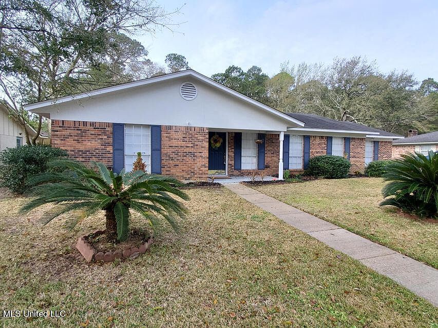 1st image of 2207 Sandalwood Pl