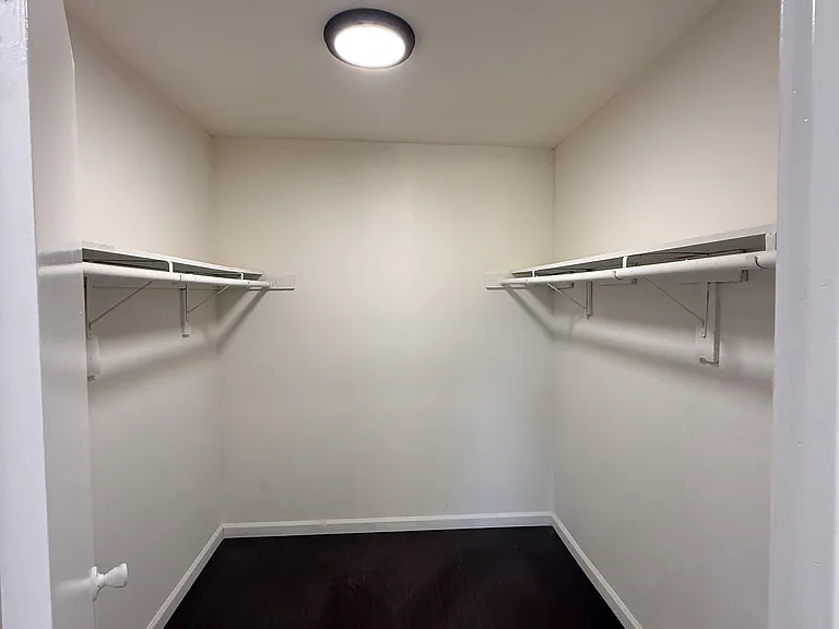 4815 Kester Ave #7 — Photo 12