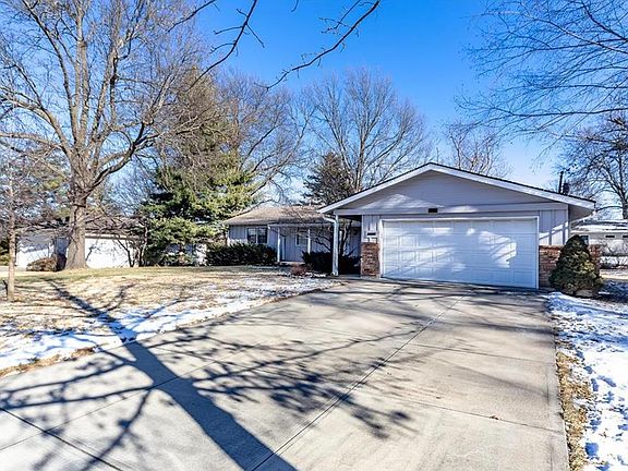 3rd image of 6307 Woodson Dr