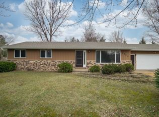 2520 Rainbow Dr, Plover, WI 54467