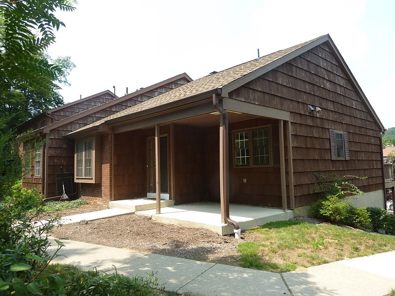 2nd image of 75 Goldfinch Dr