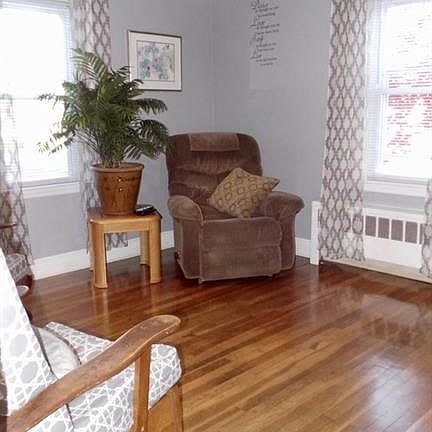 5th image of 135 Lockwood St