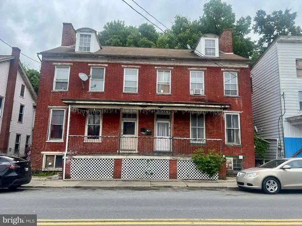 107 & 109 N Main St, Mifflintown, PA 17059