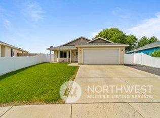 502 Millenium Ave, Moxee, WA 98936