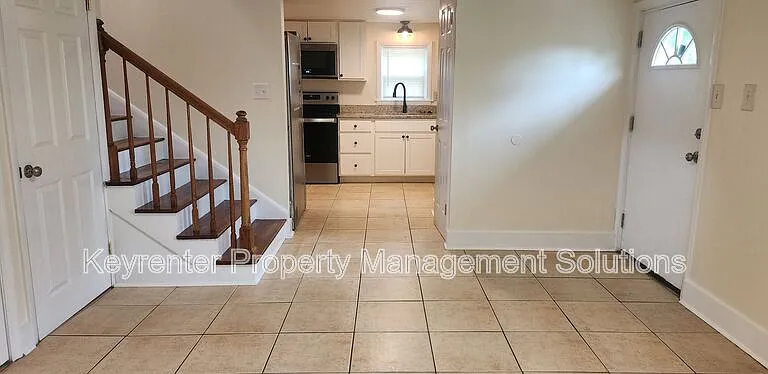813 Highland Ave — Photo 4