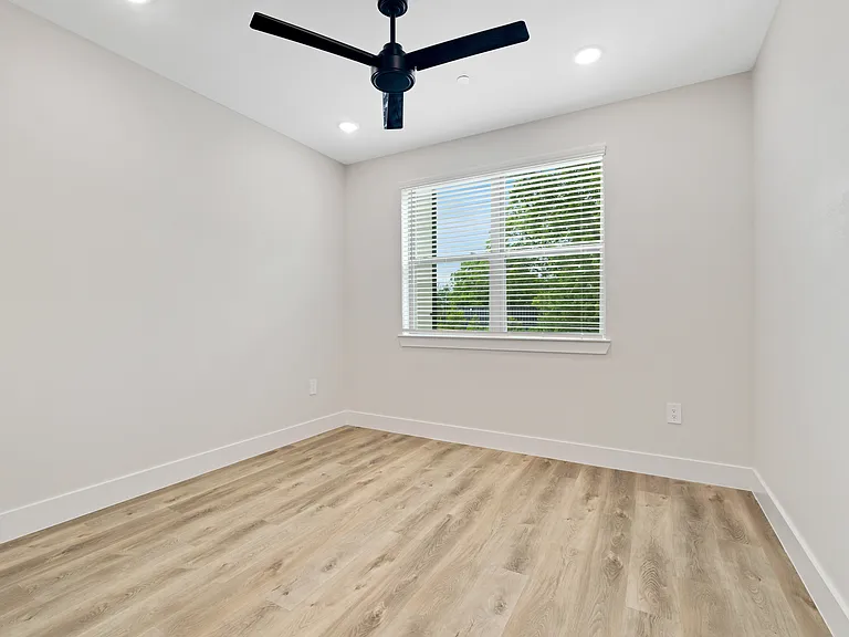 408 Foch St #203 — Photo 5