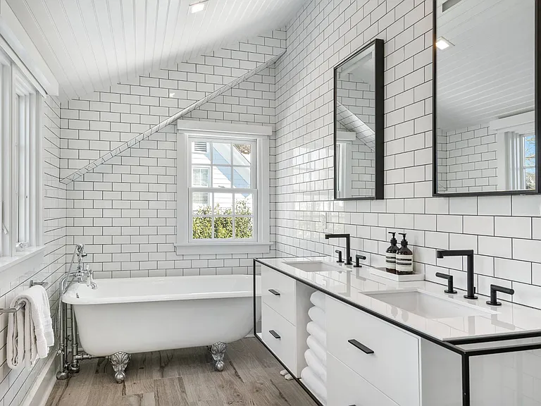 136 Jermain Ave — Photo 22
