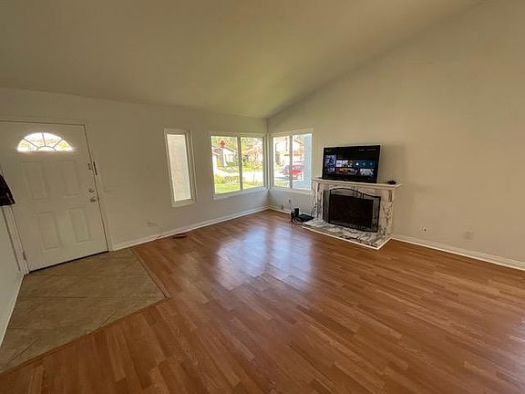 3rd image of 27841 Sycamore Creek Dr