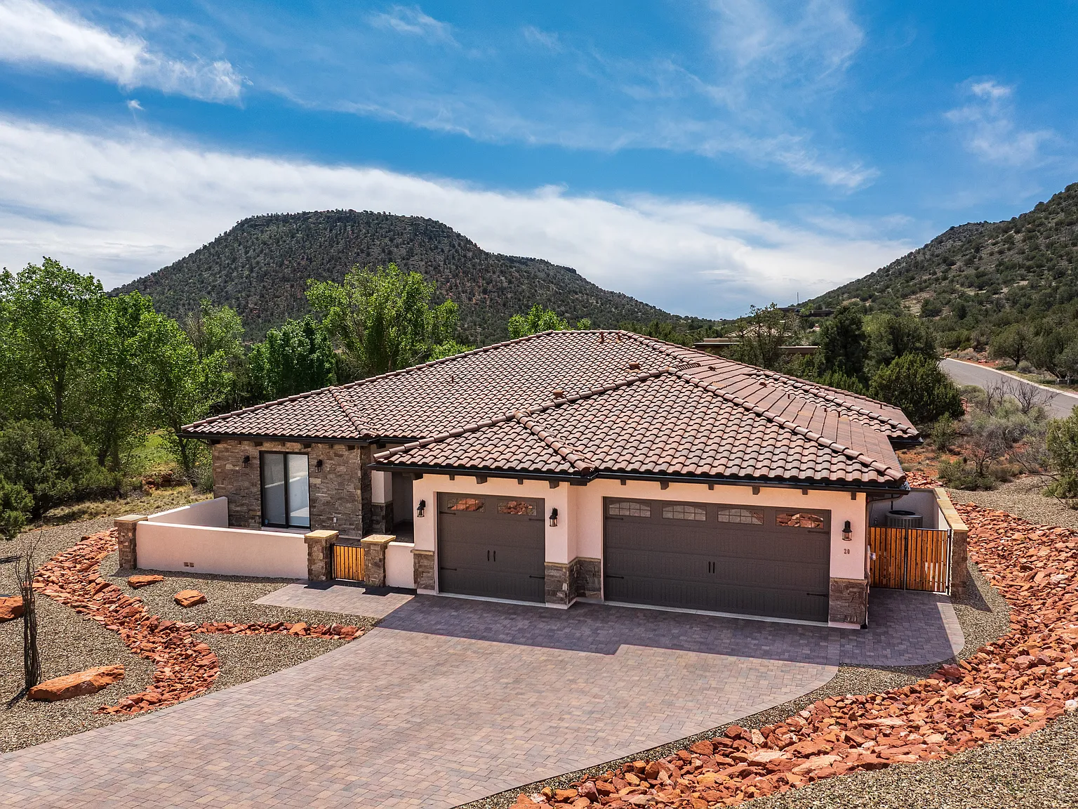 4 bed, 2698 sqft, $6,500 — Photo 4
