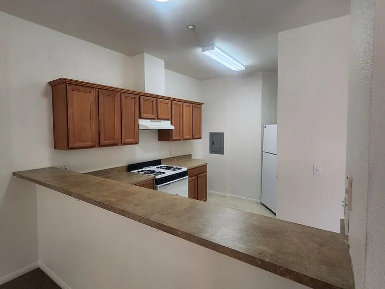 200 S 13th St #310 — Photo 4