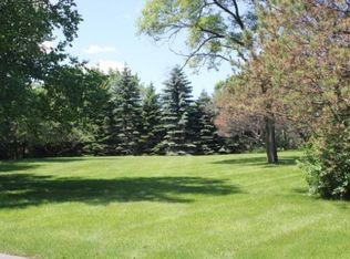 600 E Bay Point Rd, Bayside, WI 53217