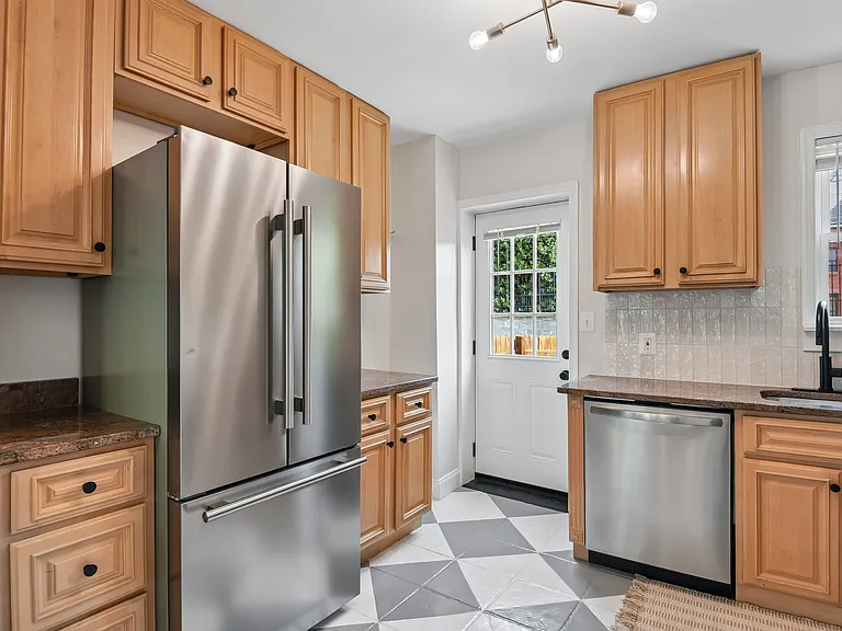 612 Harding Pl — Photo 14