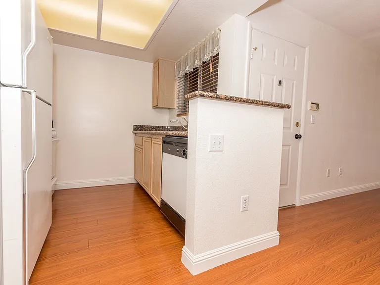 8070 W Russell Rd #1051 — Photo 9
