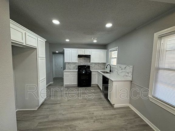 5th image of 805 Henshaw Ave