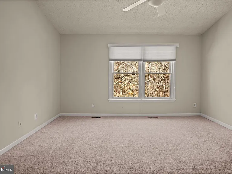 1602 Oak Spring Way — Photo 29