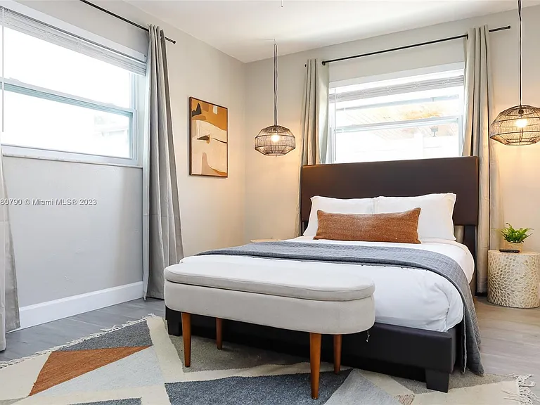 2761 SW 33rd Ave #2 — Photo 20