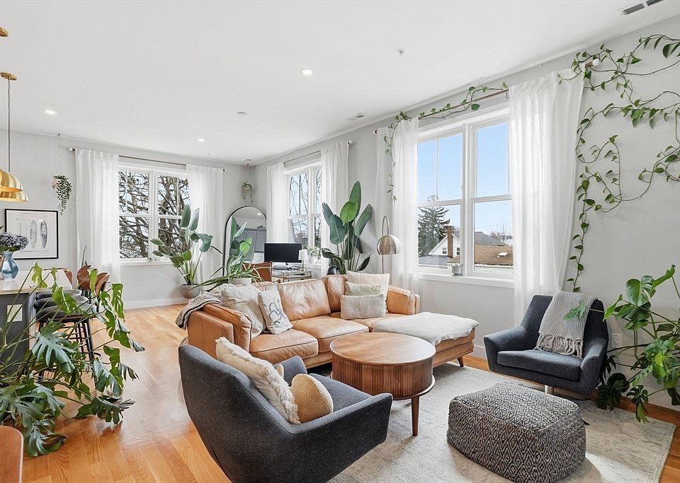 1st image of 181 Cowper St #Penthouse 302