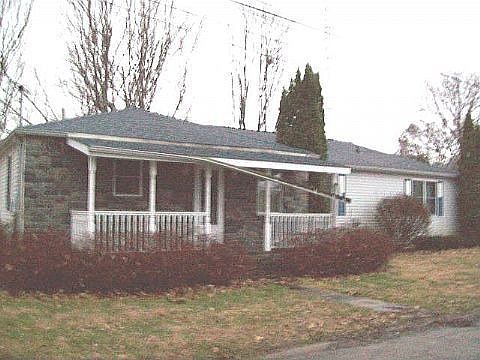 2nd image of 611 W 34th St
