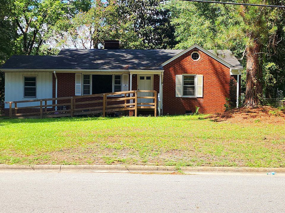 1st image of 207 Millbrook Street