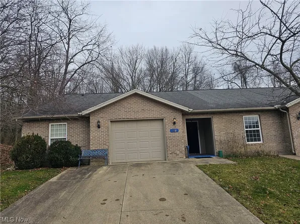 200 Knollton Dr, Millersburg, OH 44654