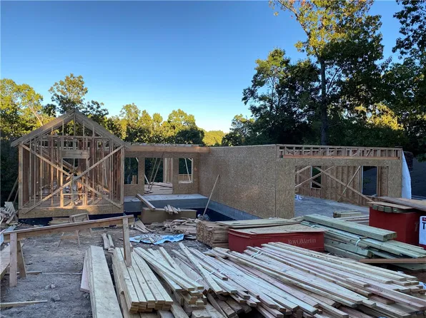 35 Lancaster Dr, Bella Vista, AR 72715