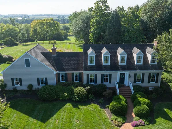 2070 Creek Hill Rd, Lancaster, PA 17601