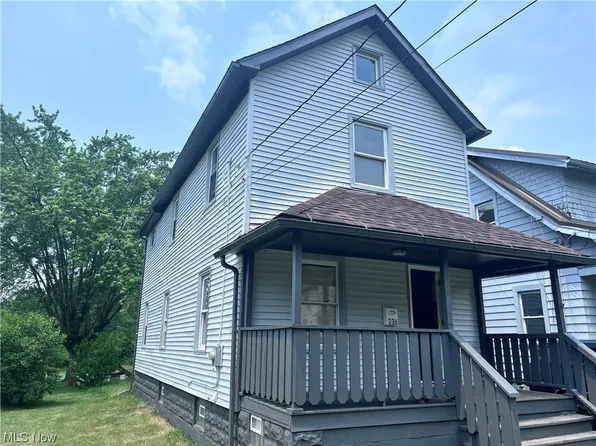 236 S Davis St, Girard, OH 44420