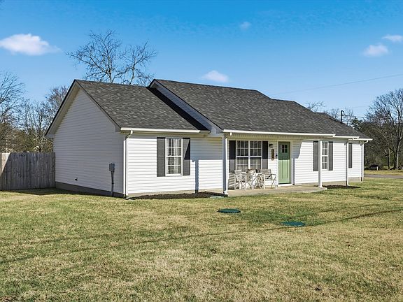 3rd image of 135 Mallow Dr