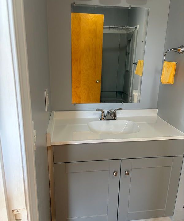 2nd image of 323 Saybrook Rd Floor 2