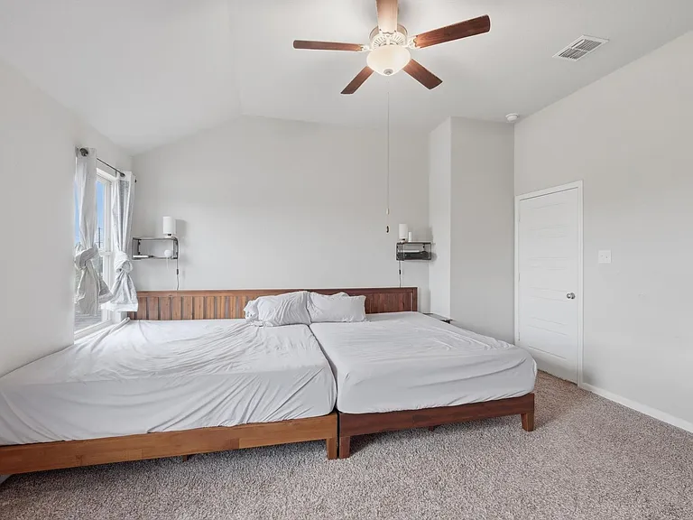 7102 Emerald Valley — Photo 19