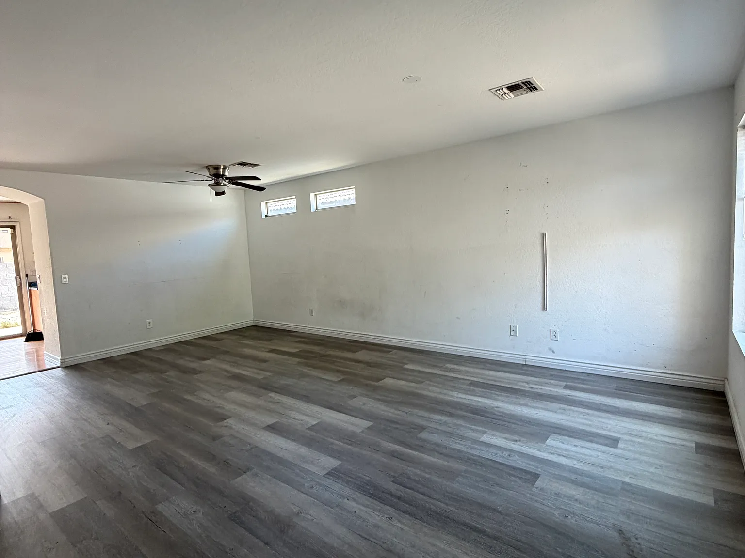 3 bed, 1265 sqft, $2,100 — Photo 4