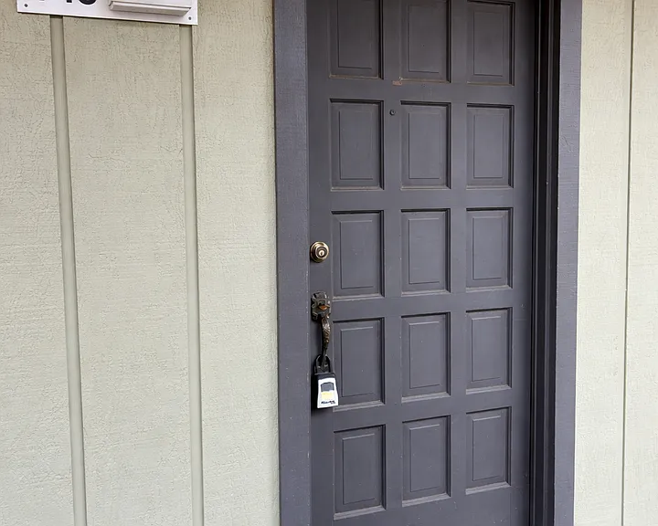 500 E Riverside Dr #145 — Photo 1
