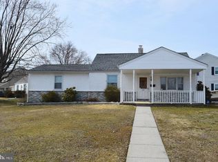 328 Love Ln, Norwood, PA 19074