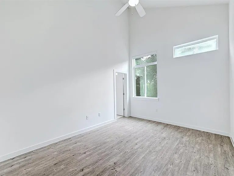 705 N Bluff Dr #11 — Photo 11