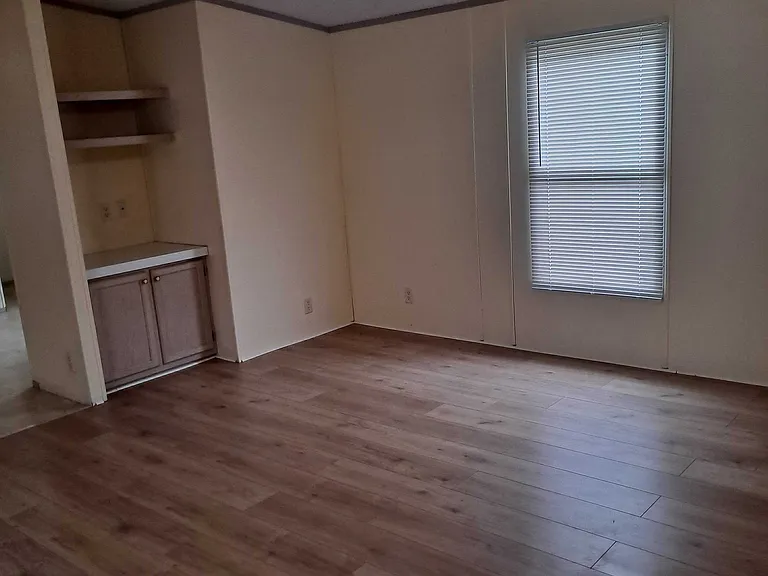 22 Ellis Ave — Photo 4