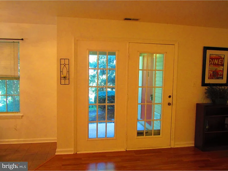 272 Tavistock — Photo 10