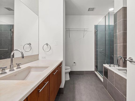 4th image of 130 W 19th St #6CD
