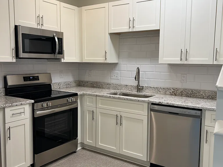 Pulaski Lofts — Photo 146