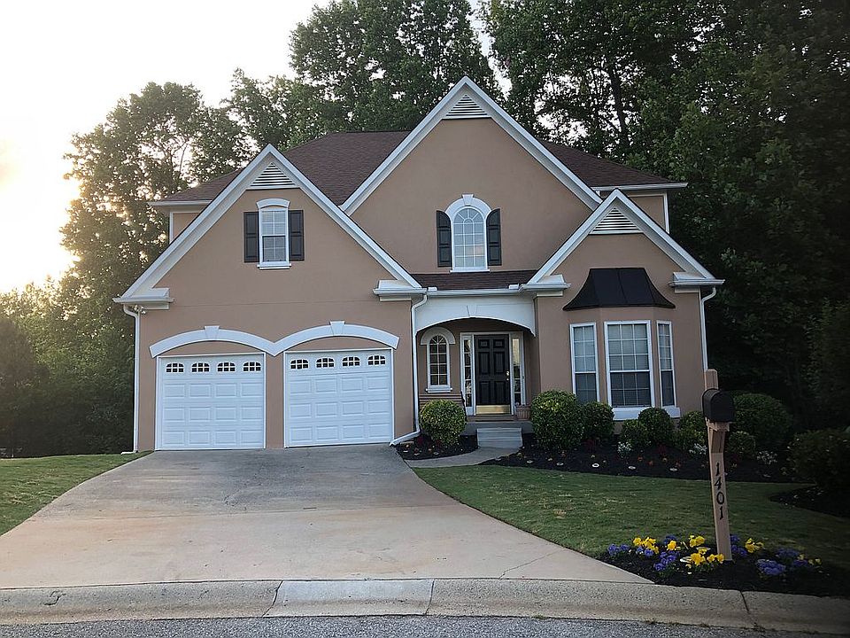 Beautiful 5 bed/3.5 bath