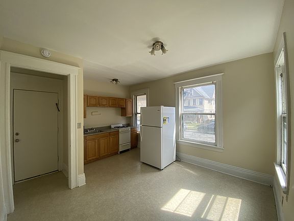 2nd image of 5 Madison St