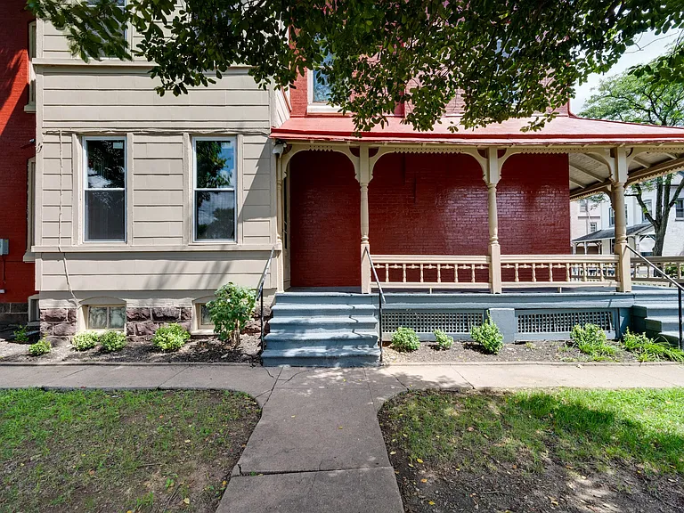 401 Green Ter #1 — Photo 2