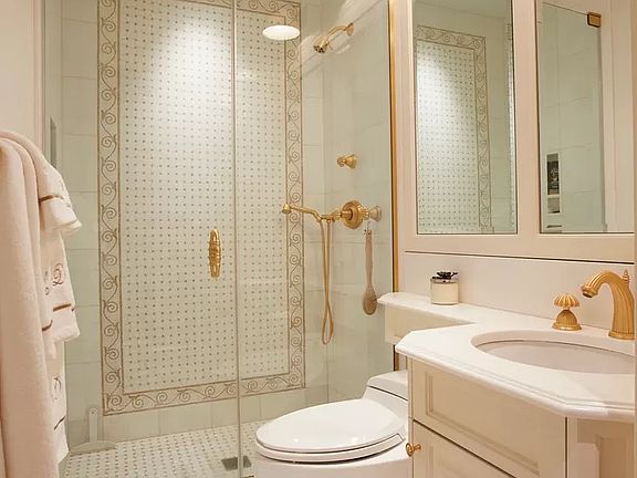 4th image of 1060 Park Ave APT 2D