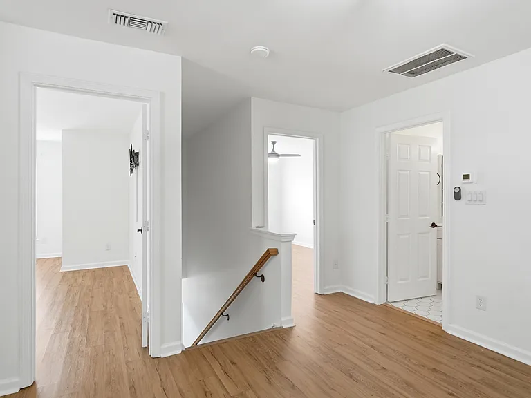 4084 Holly Villa Cir — Photo 32
