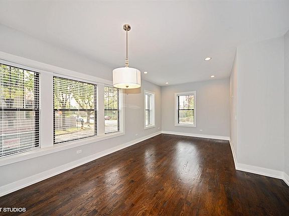 3rd image of 1750 W Summerdale Ave #2