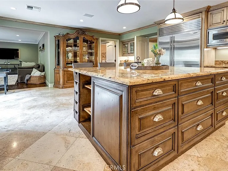 4751 Topeka Dr — Photo 20