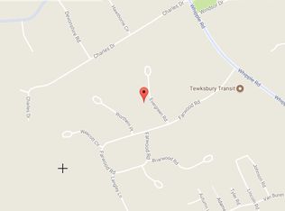 40 Evergreen Rd, Tewksbury, MA 01876